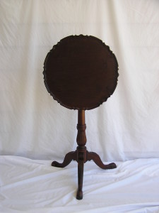 Pie Curst Tea Table